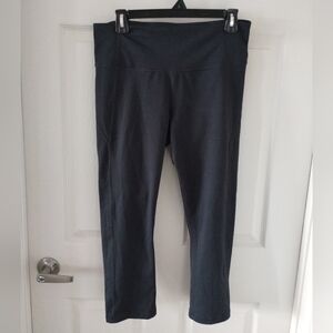 Under Armour Women's Black Crop Leggings Size S